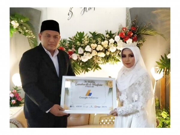Unik, Pria Ini Berikan Google Adsense Sebagai Maskawin|Tajuklombok