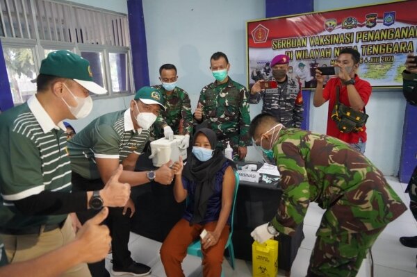 Masyarakat Desa Sigar Penjalin Antusias Mengikuti Vaksinasi Massal Covid-19 di Pos Korem 162/WB