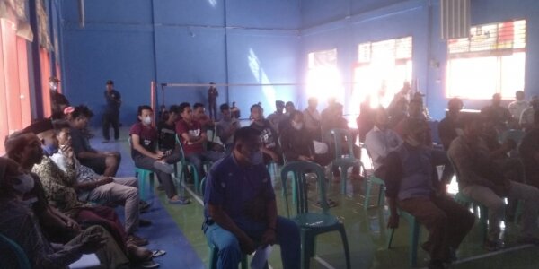 Tolak PJS, Ratusan Massa ALI BATU Datangi Kantor Desa Lekor