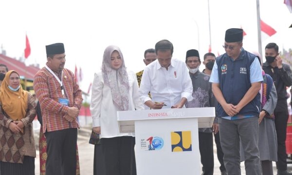 Presiden Jokowi Resmikan Huntap Tambe di Bima Bersama Gubernur NTB