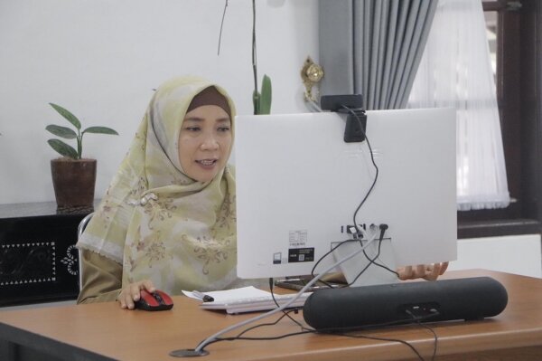 Ummi Rohmi Ingatkan Mahasiswa PGSD Universitas Hamzanwadi Untuk Memanfaatkan Digitalisasi
