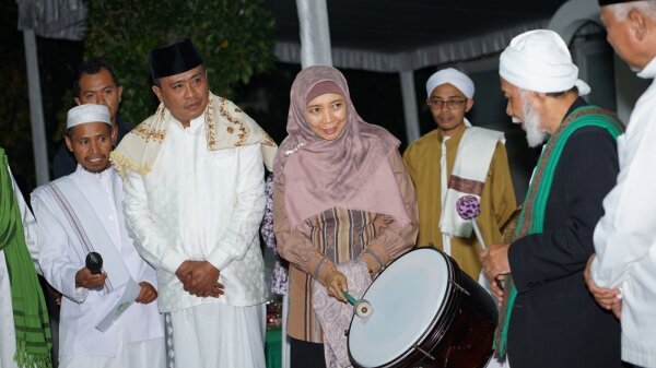 Haul 33 Ponpes Tohir Yasin, Wagub Ummi Rohmi Resmikan Aplikasi Sidik Jari Digital