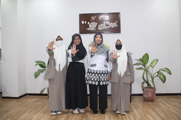 Ummi Rohmi Apresiasi Pembuatan Film Stunting SMAN 1 Mataram