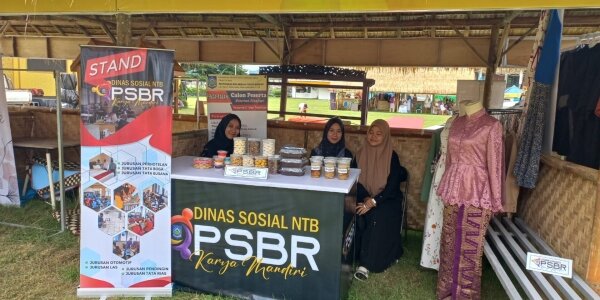 Tanamkan Jiwa Usaha Sejak Dini, PSBR Karya Mandiri Dinsos NTB Ramaikan Pasar Ramadhan