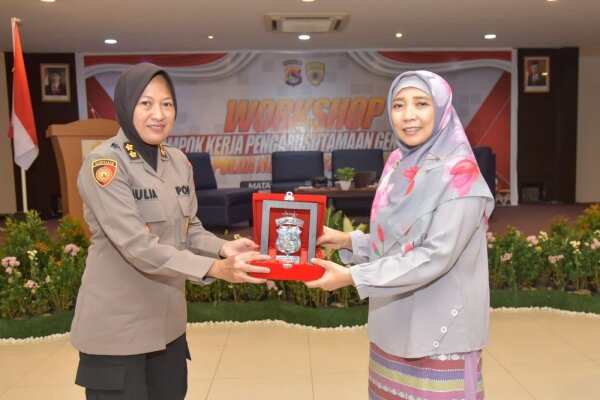 Wagub Rohmi Sambut Peran Polwan dalam Program Pembangunan