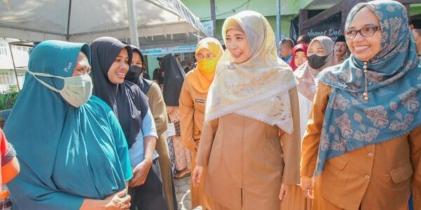 Safari Ramadhan di Penujak, Wagub Rohmi Buka Pasar Murah