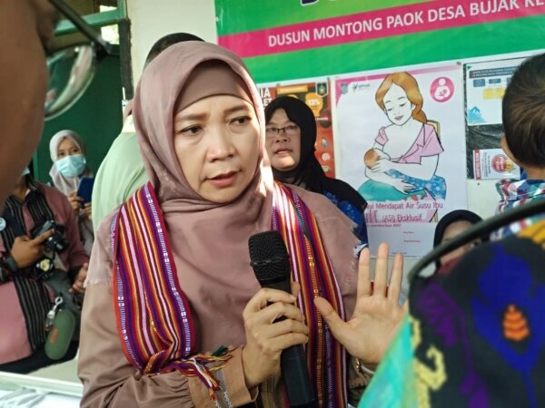 Kunjungi Posyandu Seroja, Ummi Rohmi Tekankan Gunakan Peralatan Posyandu Standar