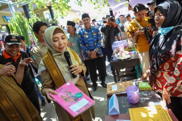 Wagub NTB Ummi Rohmi Launching Gerakan Gotong Royong Bakti Stunting