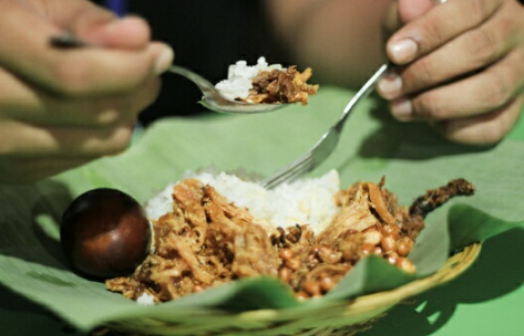 Nasi Balap Puyung Pedes Pedes Krenyes Bikin Lidah Bergoyang