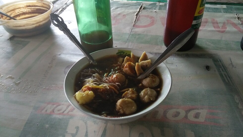 Aneka Bakso yang Perlu Dicoba di Pasar Tradisional Aikmel