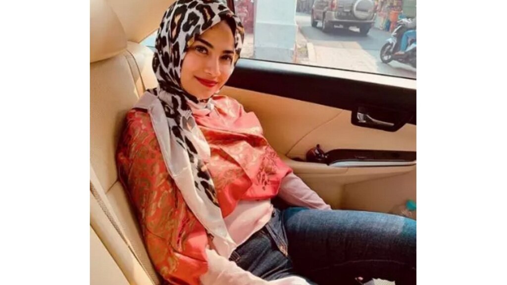 Berhijab, Tapi Ritzleting VA Bikin Gagal Fokus